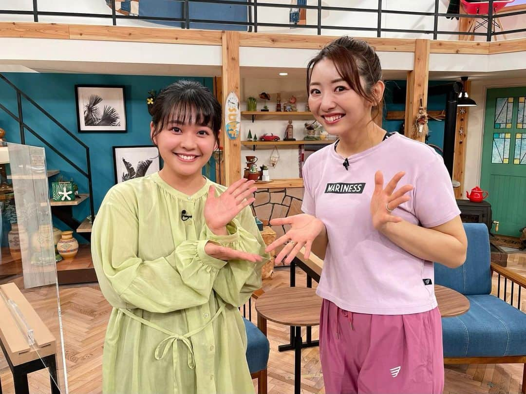 谷元星奈さんのインスタグラム写真 - (谷元星奈Instagram)「* スロイジ、放送開始から1年が経ちました☺️ ハピバーサリー🌈  いつも番組を応援してくださるみなさん、 ありがとうございます！ これからもよろしくお願いします✨  そんな記念すべき日に、竹脇まりなさんがスタジオに来てくださいました💖 痩せるーティーンも、きょうは特別にまりなさんと一緒に！ 楽しかったです😊  #スロイジ#竹脇まりな さん #おうち#エクササイズ#ヘルシー#料理 #毎日#3分#痩せるーティーン#記念日 #カンテレ#アナウンサー」3月28日 18時23分 - tanimoto_seina