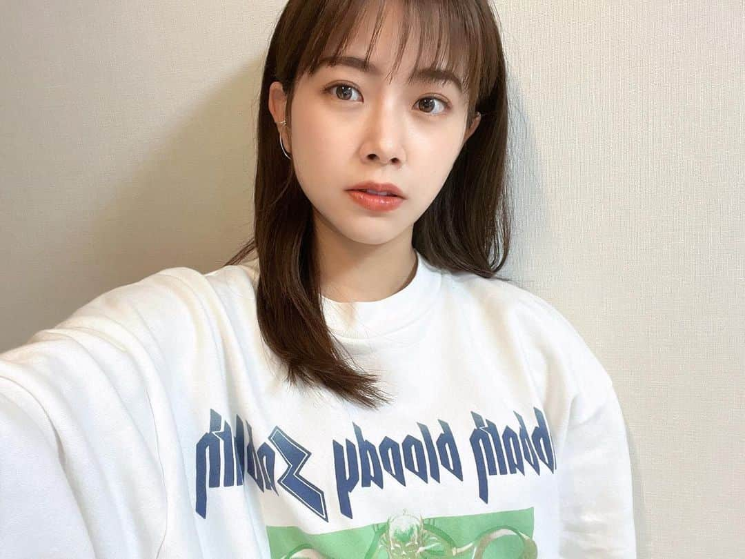 中川絵美里さんのインスタグラム写真 - (中川絵美里Instagram)「🦖 また悩んでます、切るか伸ばすか。 毎月言ってる。 #前髪のはなし」3月28日 19時04分 - emiri_nakagawa