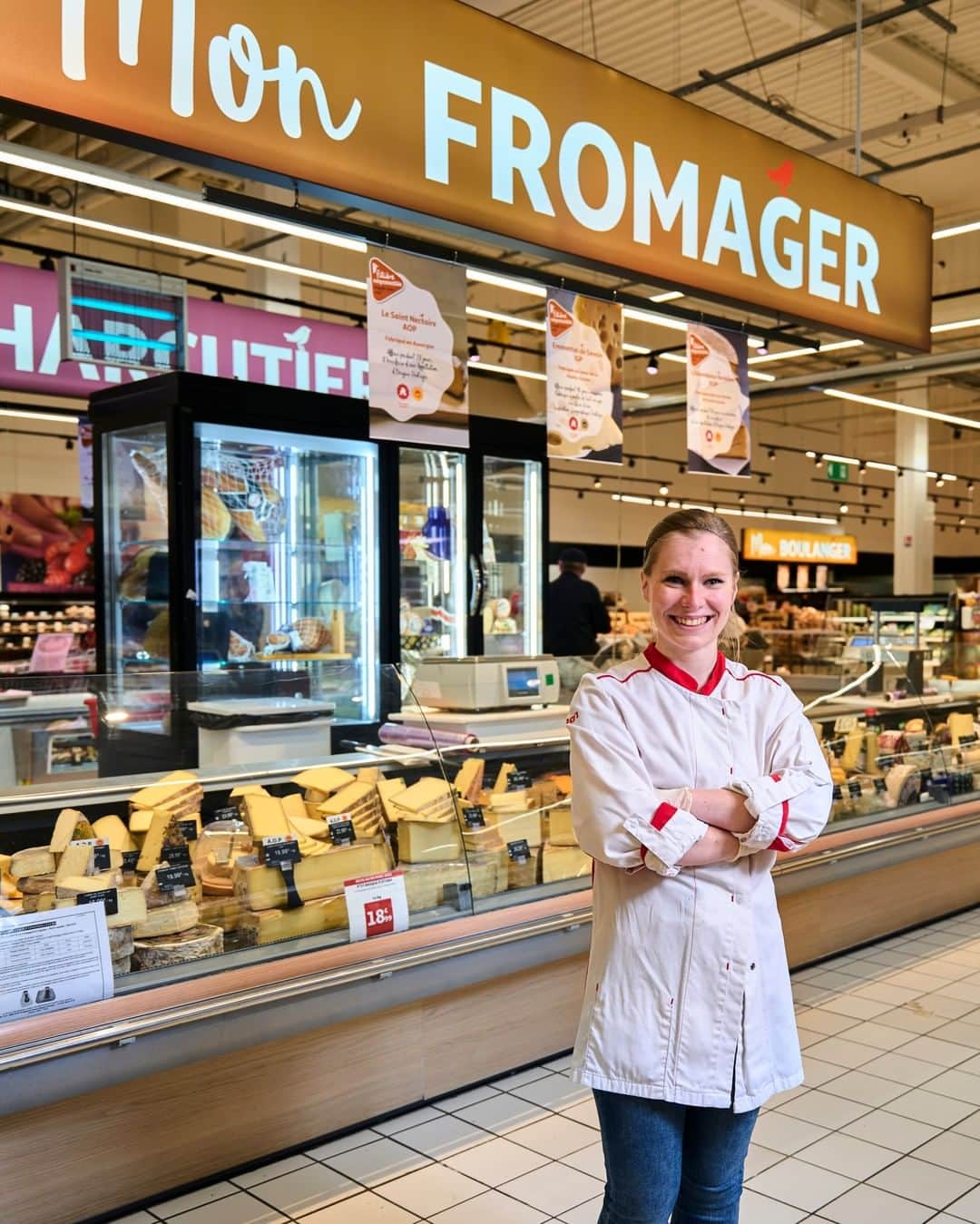 のインスタグラム：「Océane, notre fromagère passionnée, vous dévoile les secrets d'un bon plateau de fromages ainsi que son coup de coeur du moment ! Retrouvez nos sélections de fromages en magasin et sur Auchan.fr 🧀」