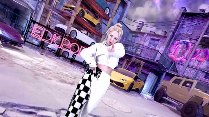 のインスタグラム：「요즘 잼나는 작업 #EDCITY  @hyoyeon_x_x  @edkpop.official  @taekgallery」