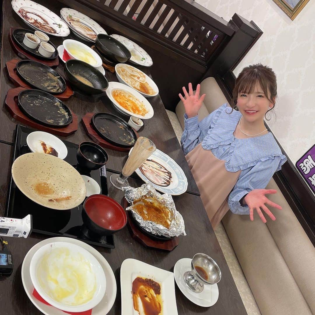 もえのあずきさんのインスタグラム写真 - (もえのあずきInstagram)「デカ盛りハンターいつも見てくれてありがとう🥰💗 ４月もいっぱい出るよ♡  #もえあず#デカ盛りハンター#大食い対決#大食いチャレンジ #大食い女子 #ヘアアレンジ #ポニテ#ポニーテールアレンジ #ポニーテール女子#水色コーデ#モテコーデ#モテ髪 #サッカー日本代表#レストラン馬車道」3月28日 19時46分 - moeazukitty