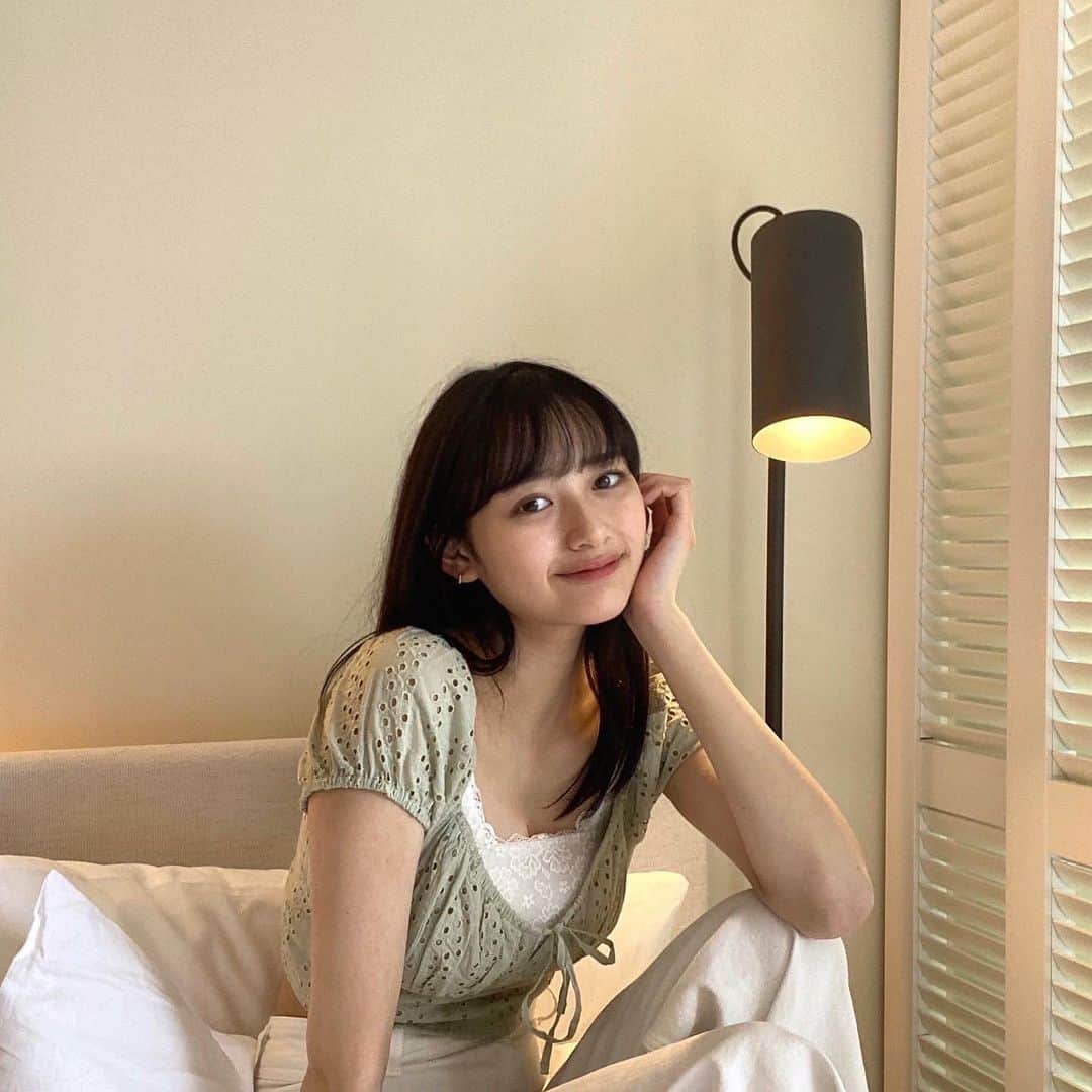 加藤栞のインスタグラム：「💭😌」