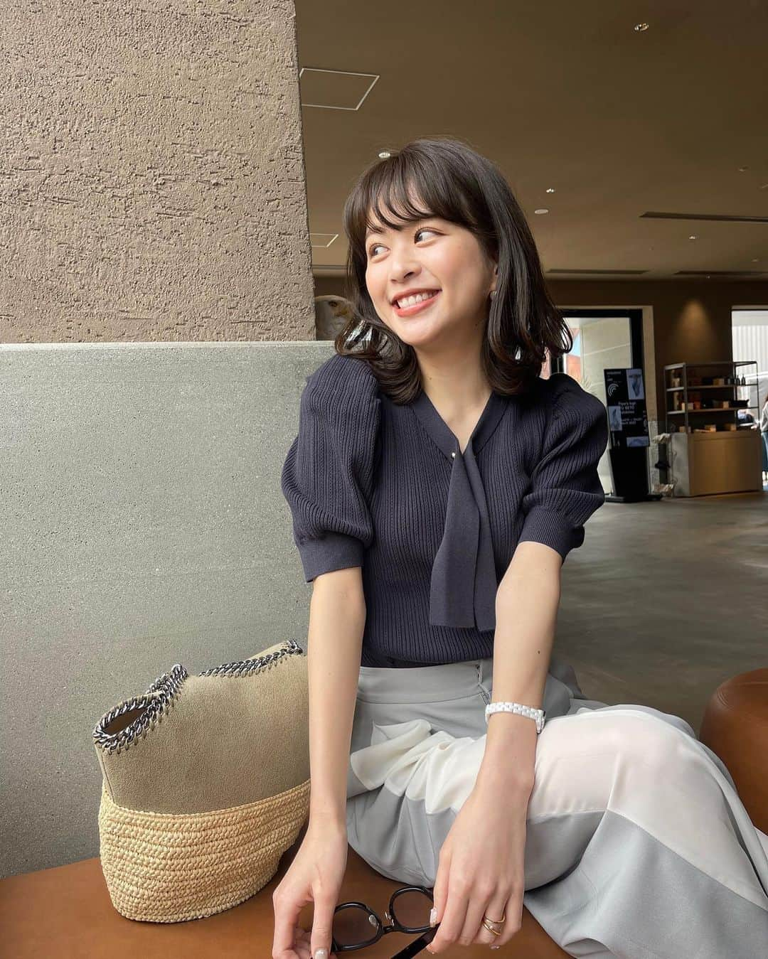 沖田愛加さんのインスタグラム写真 - (沖田愛加Instagram)「会う人会う人に寒くない？って突っ込まれました。笑 けど可愛いからね！🙃笑 . . 一目惚れしたニットトップス！ デニムに合わせても可愛いよね！♡ . . #骨格ナチュラル #イエベ秋 #骨格ナチュラルコーデ  #proportionbodydressing #pbd #プロポ」3月28日 20時16分 - okita_aika