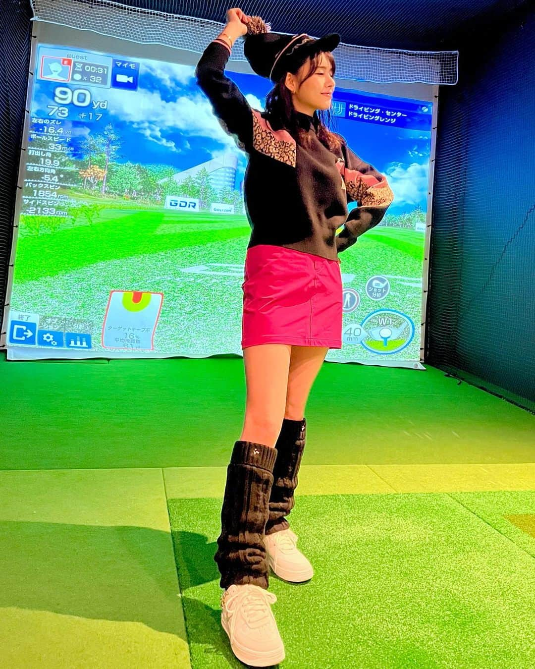 雛野ぽぽさんのインスタグラム写真 - (雛野ぽぽInstagram)「初ゴルフのYouTube見てくれた？⛳️🏌🏼‍♀️  ビバハート( @vivaheartofficial )さんのウエアかわいくない？？  早く回れるようになりたいなー🤍」3月28日 20時24分 - 1mariannnnn