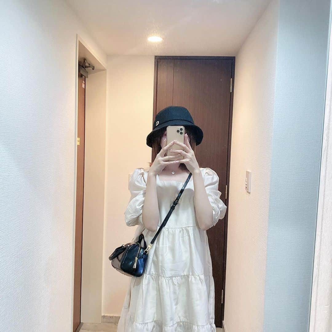 Ayanaさんのインスタグラム写真 - (AyanaInstagram)「spring outfit 🎵🫧 ⁡ プチプラお洋服でcode組んだよん👶🏻 春らしい色味を使ってみた〜〜！ ⁡ プチプラなのに可愛い、 FRUITY NOTE多めです🗒🫶🏻 ⁡ ❶ tops @fruitynote2021 skirt #SNIDEL sandal #miumiu ⁡ ❷ tops @fruitynote2021 pants #gu cap #SNIDEL ⁡ ❸ tops @fruitynote2021 skirt #GRL shoes #dholic bag #jilsander  ⁡ ❹ onepiece @fruitynote2021 bag #SNIDEL hat #CA4LA ⁡ ⁡ ⁡ 今回使ったブランドFRUITY NOTEは 韓国発の最新の新作トレンドアイテムが 毎週水曜日に更新されてるから要チェック👶🏻♡  4/5まで公式アカウントで20,000円分の買い物券の プレゼントキャンペーンもやっているみたいだから ぜひチェックしてみてね〜🎵 ⁡ #韓国コーデ #韓国直送 #韓国ファッション #フルーティーノート #fruitynote #패션 #코디 #패션스타그램 #데일리룩 #데일리룩코디 #옷스타그램」3月28日 20時59分 - naalunlun