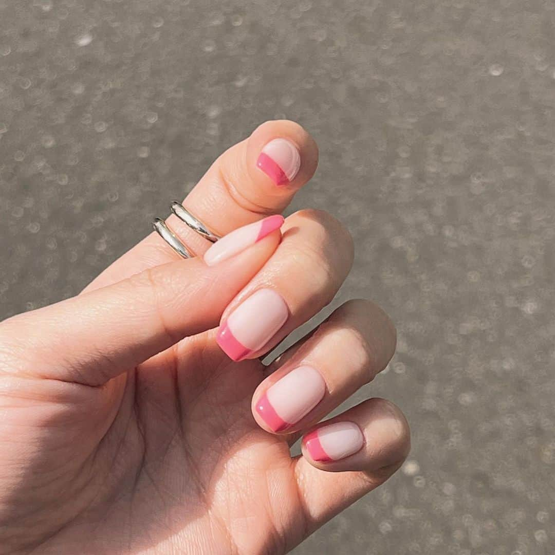 市野莉佳さんのインスタグラム写真 - (市野莉佳Instagram)「. new nail☁️  今日は、友達が夜桜観に行こうって 誘ってくれて見てきたよ~ めっちゃ綺麗やったな~  . #りかりこ #双子 #ネイル #フレンチネイル #春ネイル #韓国ネイル #ピンクネイル #ファッション #nail #fashion」3月28日 20時58分 - ichirika_62