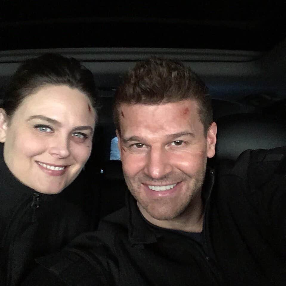 デヴィッド・ボレアナズのインスタグラム：「5 years today since the Bones series finale aired ❤️ #davidboreanaz #bonestv」