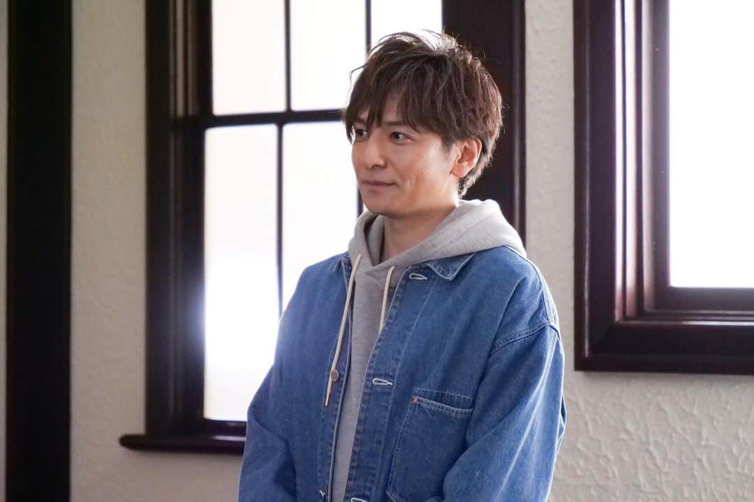 元彼の遺言状のインスタグラム：「🎉主要キャスト発表🎉  #4月11日月曜夜9時スタート  ✉️ #元彼の遺言状 ✉️  「僕の全財産は、 僕を殺した犯人に譲る」  そんな奇妙な遺言状を遺した “元彼”である美青年、 森川栄治をー  #生田斗真 さんが演じられます✨  #綾瀬はるか× #大泉洋 #月9 #フジテレビ」