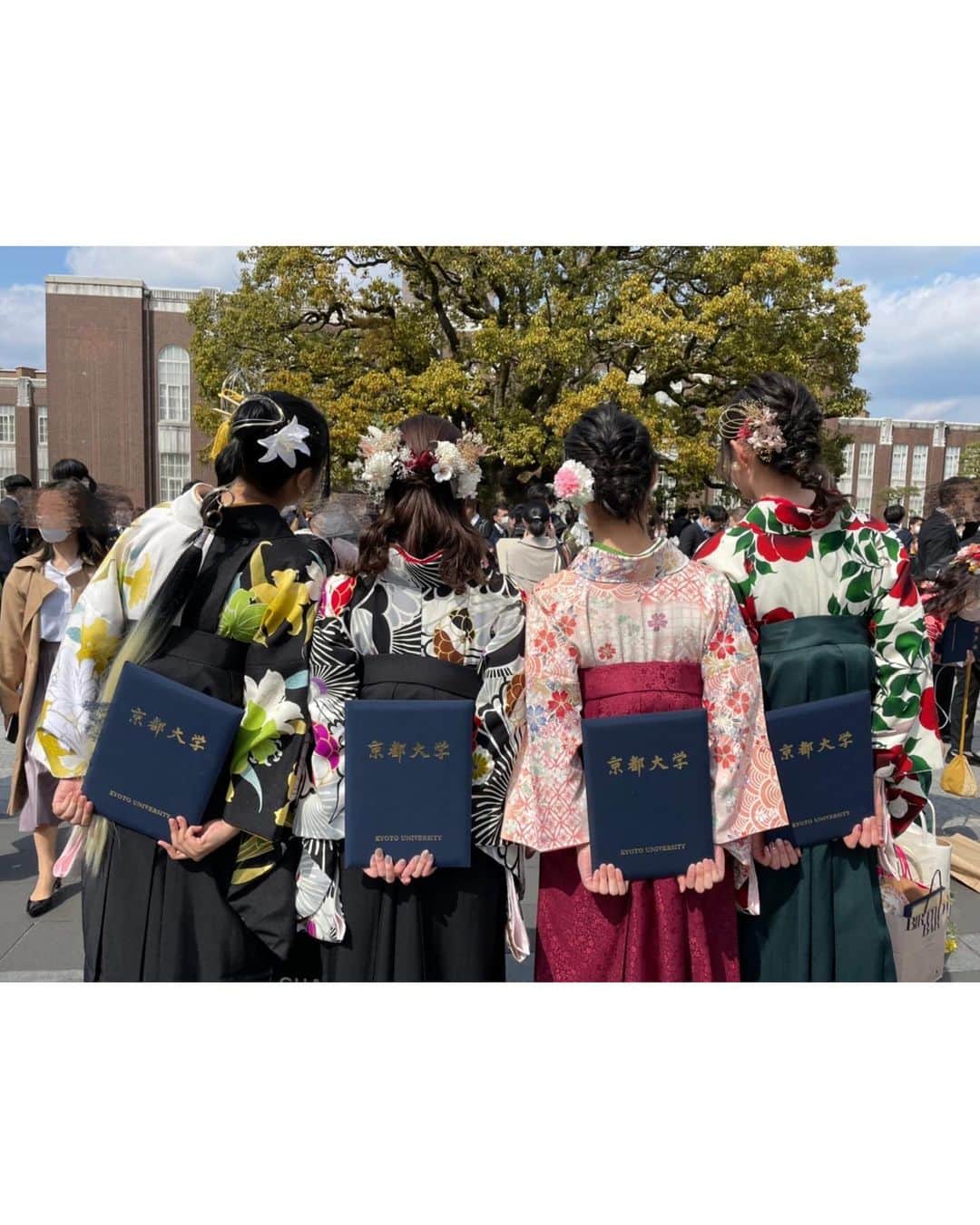 さのさんのインスタグラム写真 - (さのInstagram)「京都大学の文学部を卒業しました！  ・ ・ 関わってくださったみなさんに感謝の気持ちでいっぱいです！ありがとうございました🌷︎  ・ ・ ・  #卒業式   #卒業式ヘア   #京都大学   #袴」3月28日 22時05分 - sano.1515