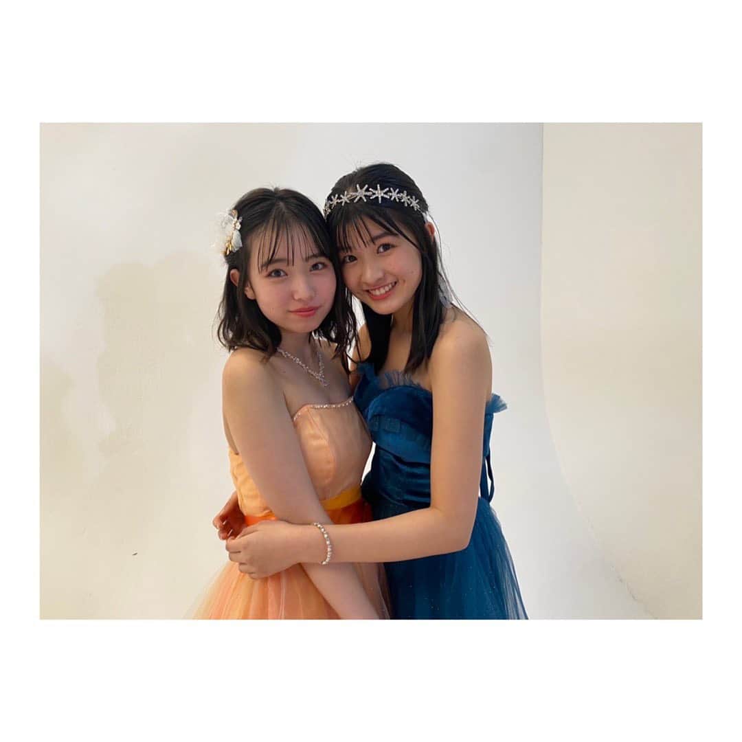 のインスタグラム：「. おれんじとあお お気に入り写真また増えたなぁ  明日！ついに卒業式です🌸 最後の05lineです。13時よりYouTubeやTikTokで生配信もあるので見てね.‪‪☺︎‬  #nicola #05line_nicola」