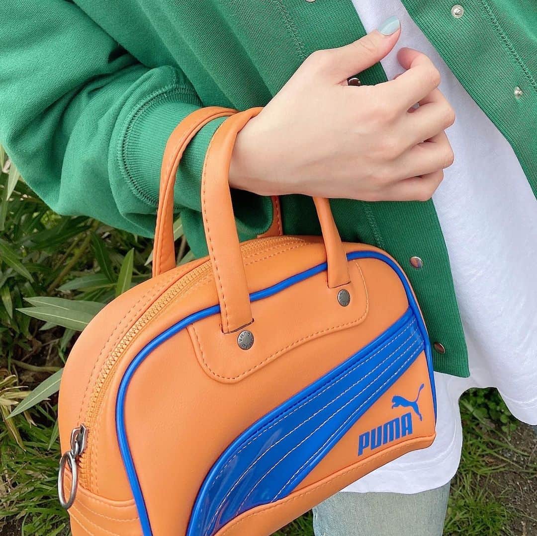 夏焼雅のインスタグラム：「@pumajapan 🐅  𝑅𝐸𝑇𝑅𝑂 𝑀𝐼𝑁𝐼 𝐺𝑅𝐼𝑃 𝐵𝐴𝐺✨ thx‼︎🧡💙🧡💙🧡💙」