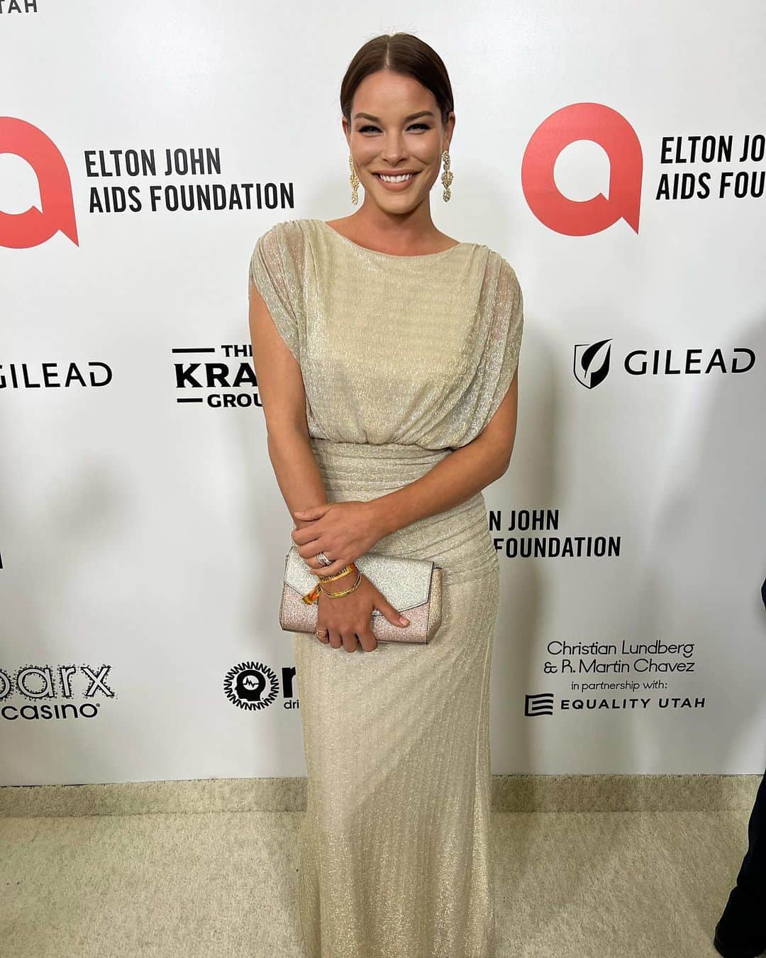 ジェイソン・ルイスさんのインスタグラム写真 - (ジェイソン・ルイスInstagram)「Congratulations to the Elton John Foundation for raising $8.5 million last night at the 30th Annual Academy Awards Party.  We’re honored every time we’re invited to attend and are so proud of all the work the Foundation is doing.  Never a dull moment  @EJAF #EJAFOscars #theoscars  Also huge thank you to Haili Pue of @allzedetails for dressing us to the nines for our events last night.  The jacket by @paisleyandgray was an absolute hit 🕺🏼 and as always, a huge thank you to my wonderful publicist @jkatzprpro and @lanieonwheels」3月29日 4時24分 - jasonleelewis