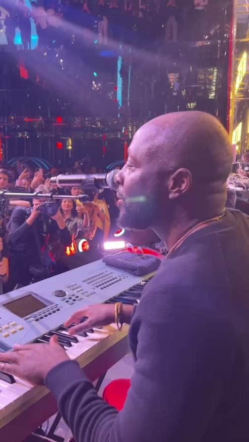 カーラ・デルヴィーニュのインスタグラム：「@wyclefjean killing me soflty」
