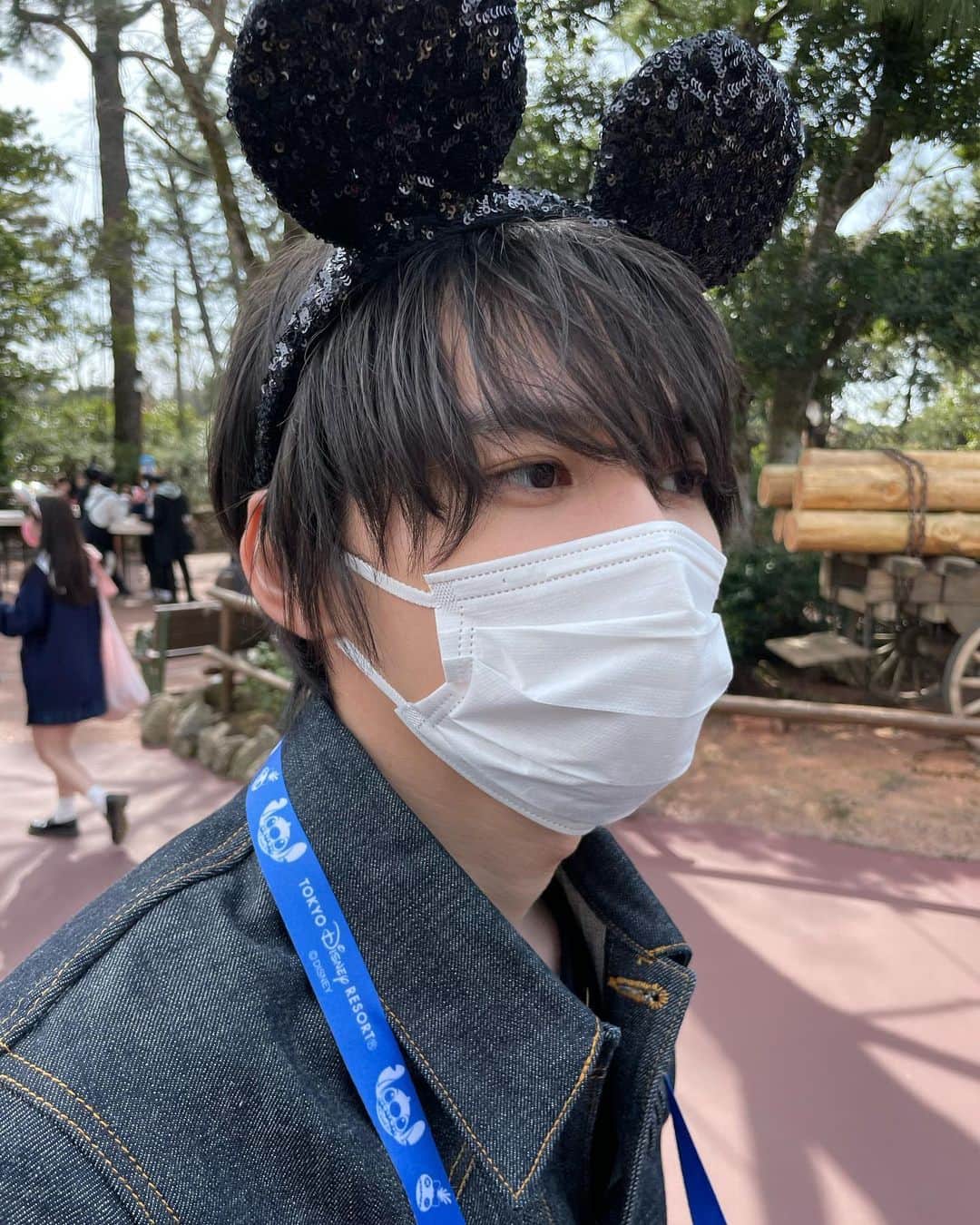金子隼也のインスタグラム：「. このカチューシャかわいいよね〜 ⁡ #tokyodisneyland  #tdl #過去pic」
