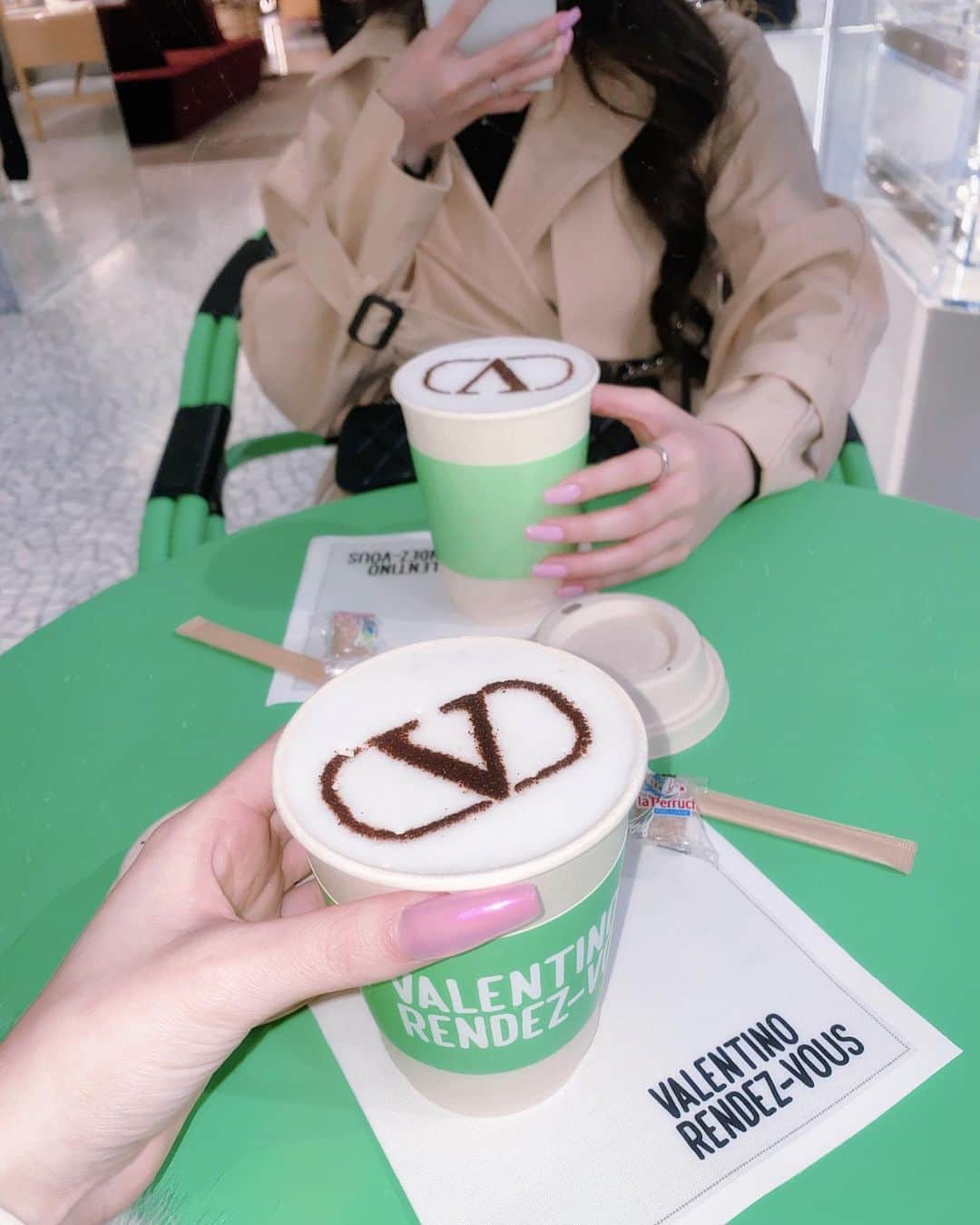 アンジェリカのインスタグラム：「𝑉𝐴𝐿𝐸𝑁𝑇𝐼𝑁𝑂 ❤️ ━━━━━━━━━━━━  . . 𝐻𝑖𝑟𝑜と❤︎行ってきた‼︎🌸 . . ━━━━━━━━━━━━」