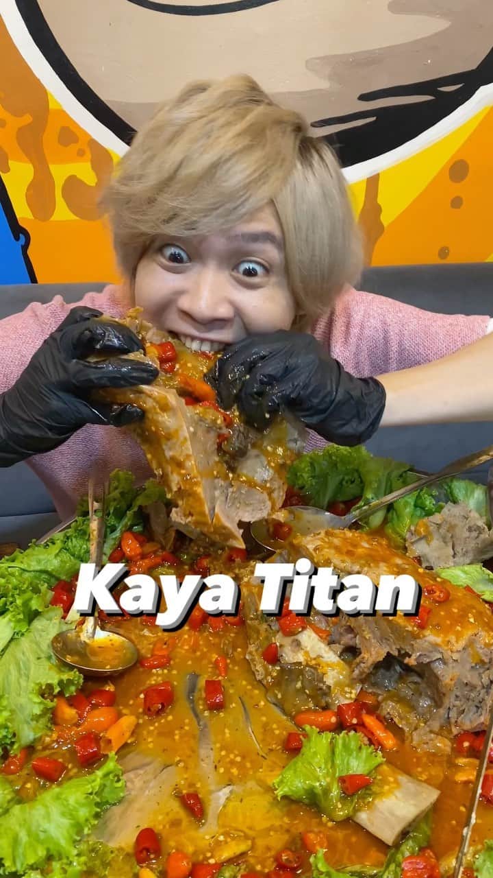 のインスタグラム：「GILAAAA!! Aku makan bakso besar di @baksorusukjoss !! Dan hari ini Grand Opening di Bakso Rusuk Joss Grand Wisata Bekasi, diskon 20% semua menuu!! Diskonnya sampai besok tanggal 30 Maret!! Ayo Ayo Ayoooo!!!  #baksorusukjoss #mukbangbakso #よしもとリール劇場」