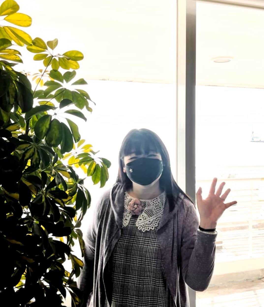 のインスタグラム：「はまひ〜 WAS HERE(๑′ᴗ‵๑)✨  キスナーの皆さん、ありがとうございました💐 韓国で頑張ってきます✈️  ずっと大好き💖💖💖  2022/3/29」