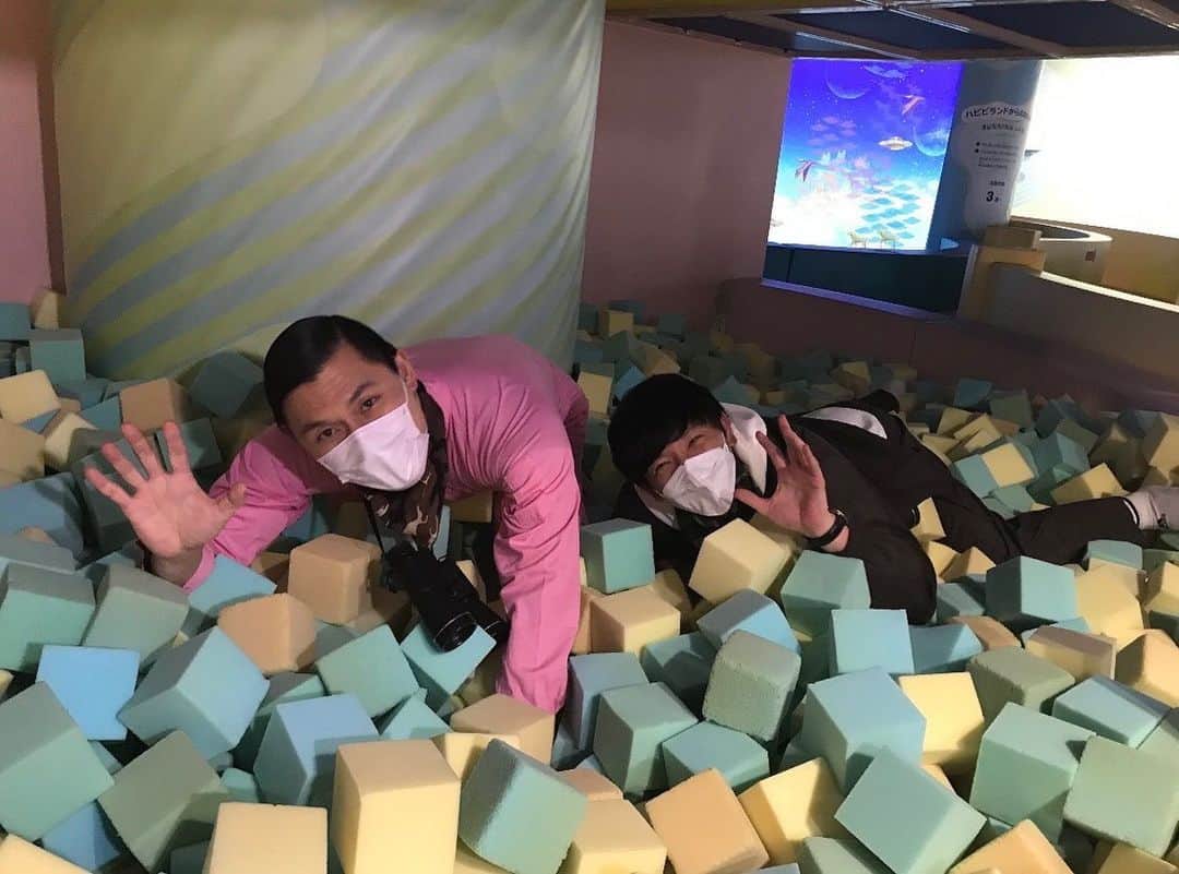 向井慧のインスタグラム：「オジサン探検隊。 #オードリー春日　さんと #これに関しては #映えてないのはわかっている #コンセプトがわからない #ヒルナンデス」