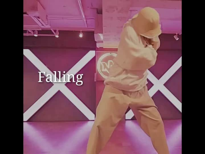 Achiのインスタグラム：「🌸🌸🌸 Falling/KEIJU  別れと出逢いの季節。 仲間との別れを経て新しいスタートを切るみんなへ。  次はどこへ行ける？」