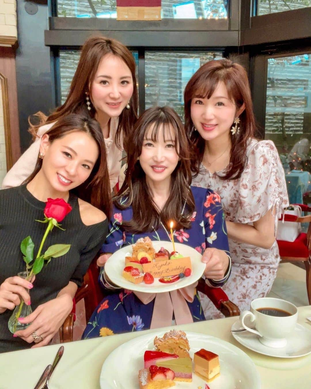 渋谷恭子さんのインスタグラム写真 - (渋谷恭子Instagram)「月1ママランチ会🍽  今日は #いつメン から 私のお誕生日のお祝いをしてもらったよ🎂🥂  @miwa_sommelier  @miku.hirata  @miwagram_5   素敵なプレゼント🎁も嬉しかった🥰 みんなありがとう❤️  ランチもスイーツも充実してて あっという間だったよ！  また後日ぽpostします✨✨  #ランチ #ママ #ママランチ #ママ友 #ママライフ #ランチ会 #女子会 #アラフォー #アラフィフ #50歳 #エリュシオンハウス #青山一丁目 #青山エリュシオンハウス #赤坂」3月29日 16時01分 - kyoko.86