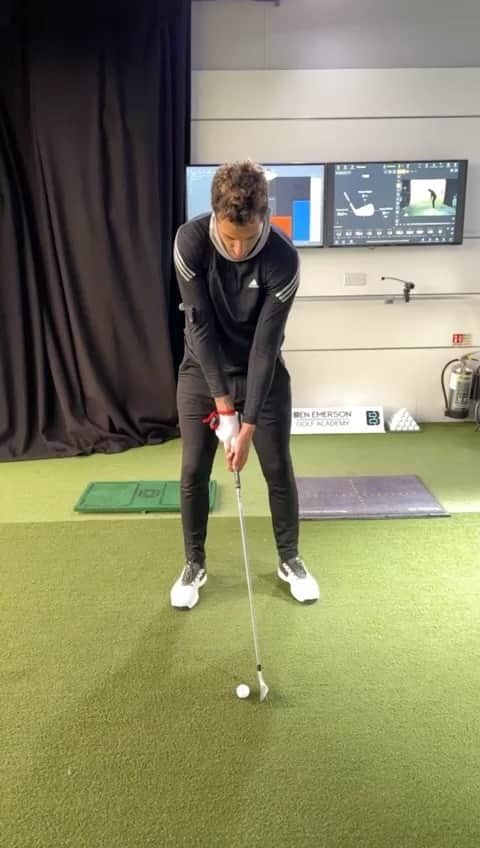 ジェイ・ボスロイドのインスタグラム：「Getting some practice in for the Pro am at Wentworth 😂🙏🏽 I love the challenge/competition golf give me 🏌🏽🏌🏽 #taylormade#stealth#adidasgolf#adidas#golfcourse#golf」