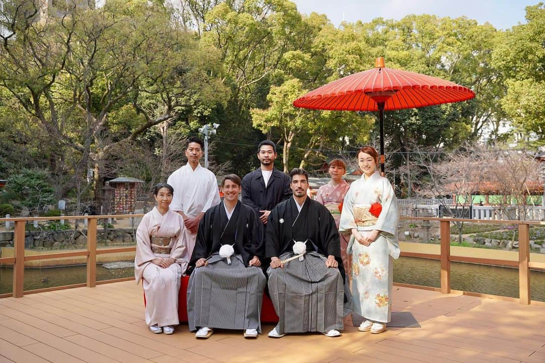 ボージャン・クルキッチのインスタグラム：「Tea ceremony 🍵   Grateful to have had the most authentic experience of this lovely ritual, which teaches you to appreciate the greatness of small things, such as a sip from a simple cup of tea. 🙏🏻  Ceremonia del té 🍵   Agradecido por vivir de la forma más auténtica este bonito ritual donde te enseñan a valorar la grandeza de las pequeñas cosas, como un sorbo en una simple taza de té. 🙏🏻」