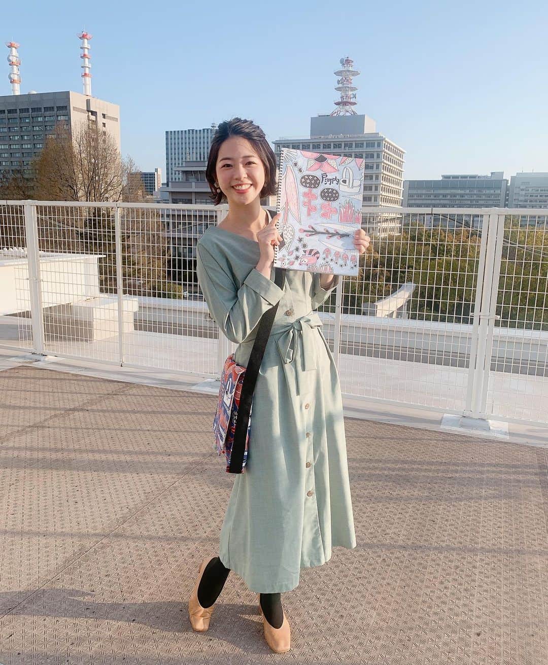 渕上沙紀さんのインスタグラム写真 - (渕上沙紀Instagram)「写真はこれからロケで活躍する渕上BAG🌷  戸河内の皆さん、本当にありがとうございました😆 沢山の方にお世話になって、とっても楽しい旅でした✨✨  長尾さんご兄弟も最高でした😂 長尾勝美さん完全プロデュースのもとの戸河内巡り。安楽喜にはまた唐揚げ食べに行きたい。  映りたい！って飛んで帰ってきてくれた楽くんもありがとう😂😂  #戸河内#おふくろ弁当もみじ#高丸商店#プチタムール#ヌーベル美容室#民宿野川#道の駅来夢とごうち#安楽喜#長尾さん#butsubutsu」3月29日 19時18分 - saki_fuchigami