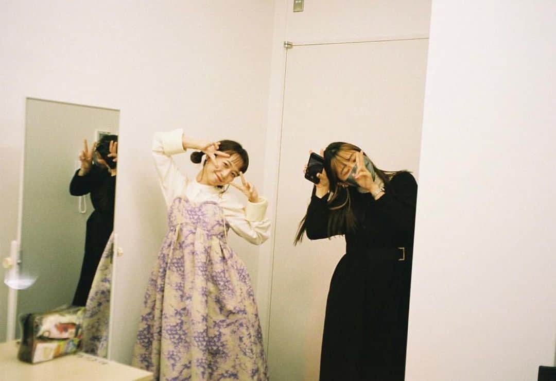 三戸なつめのインスタグラム：「( ✌︎'ω')✌︎✌︎('ω'✌︎ ) #mito_natsume .... 奈良でイベントの日  #三戸なつめ #きむちゃんのまねーじゃーふぉと」