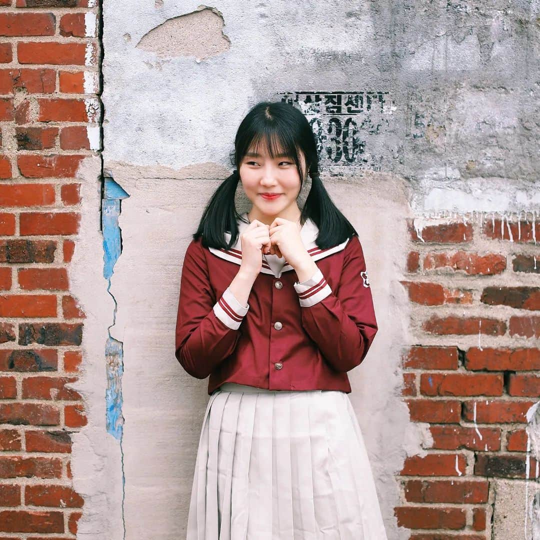 のインスタグラム：「철 없었던 지난 날의 아름답던 그 밤들을 아직도 난 사랑합니다」