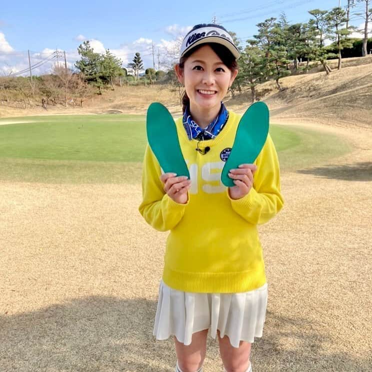 徳原恵梨さんのインスタグラム写真 - (徳原恵梨Instagram)「先日　@nekkoya.golf  さんにゴルフ用オーダーインソールを作っていただきました！👟 ⁡ 足と靴を見て微調整していき、自分にピッタリ合ったインソールが完成します🙌 ⁡ 初めて自分用のインソールを作ってもらったのですが、靴の中に無駄な隙間が無くなって靴と足が一体化した感覚🥺✨ ⁡ 歩きやすくて、ショットも踏ん張りが効いて打てる気がします🏌️‍♀️✨ ⁡ インソールって大事ですね！😊👟💓 ⁡ ⁡ 体験会もされているようなので気になる方は　@nekkoya.golf さんへお問い合わせください🏌️‍♀️✨ ⁡ ⁡ #原田伸郎のめざせパーゴルフ #ゴルフ #ゴルフ女子 #ゴルフ男子 #女子ゴルフ #golf #パーゴルフ #ゴルフ番組  #ゴルフ大好き #ゴルフ好き #スコアアップ #ゴルフレッスン #ゴルフウェア #レディースゴルフウェア #ラウンド #ゴルフ場  #ゴルフコーデ #kissonthegreen #キスオンザグリーン #golfwear #ゴルフスパイク #ゴルフシューズ #インソール #徳原恵梨」3月29日 22時22分 - elly_0216