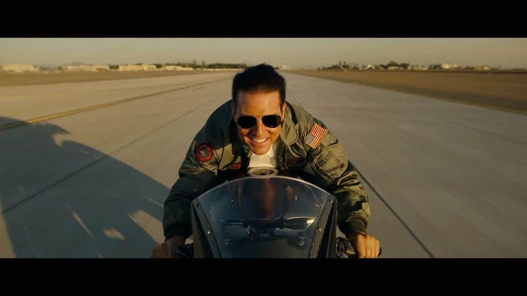 のインスタグラム：「The new trailer for #TopGun is here. See you at the theater.」