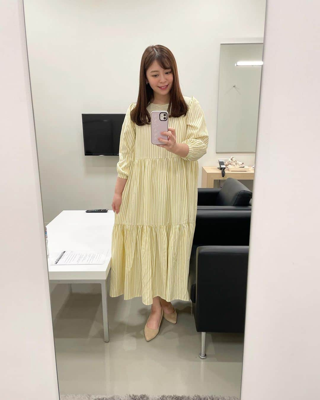 上杉桜子さんのインスタグラム写真 - (上杉桜子Instagram)「今日の衣装も春らしい黄色のワンピでした😌  スタジオに向かう道中、満開の桜に癒されました🌸 週末まで、もってくれるといいな🌸  #日テレ #女神のマルシェ #アナウンサー #上杉桜子」3月29日 23時03分 - sakurakouesugi