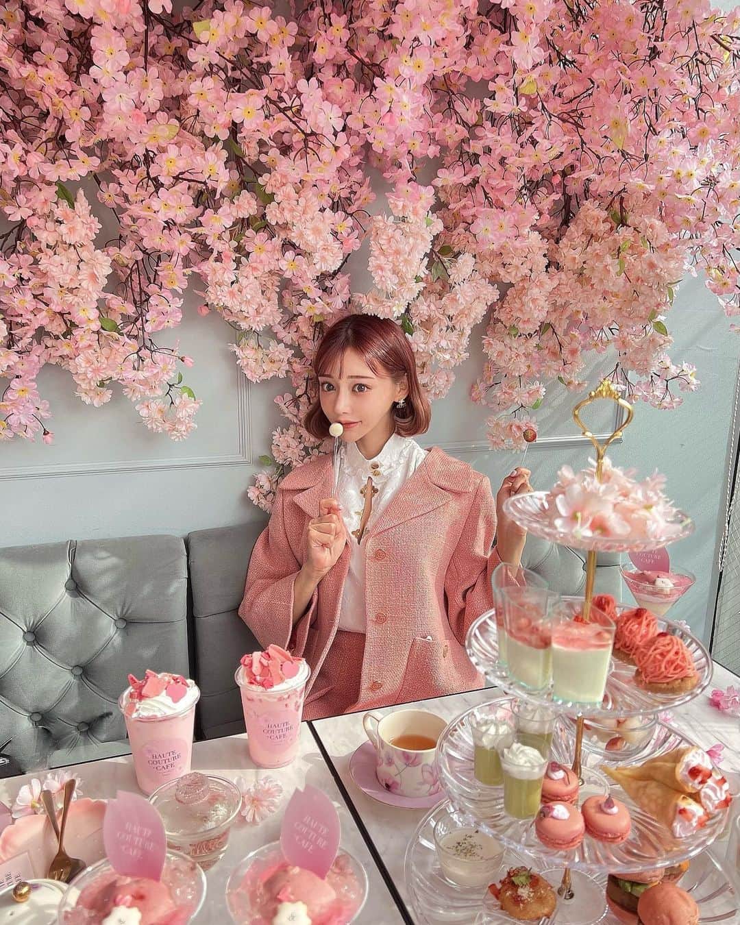 明日花キララのインスタグラム：「毎年お花見のときは絶対にぴんくを着るって決めてる🫶🏻🎀💓🫧🌸🪷」