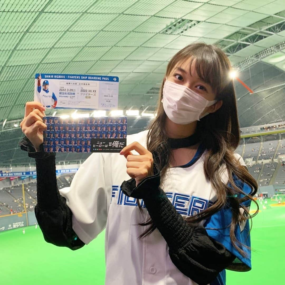 牧野真莉愛さんのインスタグラム写真 - (牧野真莉愛Instagram)「♡ ♡ ✨❤️新庄劇場、開幕。❤️✨ ✨《OPENING GAMES 2022》✨ 2022.3.29 FIGHTERS vs. LIONS🐻札幌ドーム  つづく ♡ ♡  #LOVE新庄 ❤️ #lovefighters 🐻🐻🐿🦊 @fighters_official  #北海道日本ハムファイターズ 💖 @frep_the_fox  #モーニング娘22 #morningmusume22 #牧野真莉愛」3月29日 23時51分 - maria_makino.official