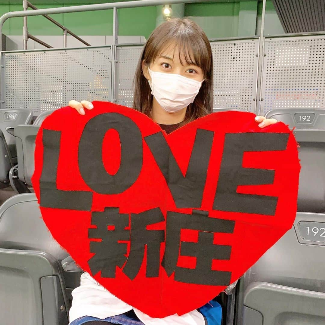 牧野真莉愛さんのインスタグラム写真 - (牧野真莉愛Instagram)「♡ ♡ ⚾️2022パ・リーグ公式戦⚾️ 北海道日本ハムファイターズVS.埼玉西武ライオンズ 2022.3.29(火)🐻札幌ドーム 🐻🐻🐿🦊 うちの試合行きました💖応援❣️❣️❣️ LOVE❤️新庄   つづく ♡ ♡  #LOVE新庄 ❤️ #lovefighters 🐻🐻🐿🦊 @fighters_official  #北海道日本ハムファイターズ 💖 @frep_the_fox  #モーニング娘22 #morningmusume22 #牧野真莉愛」3月30日 0時25分 - maria_makino.official