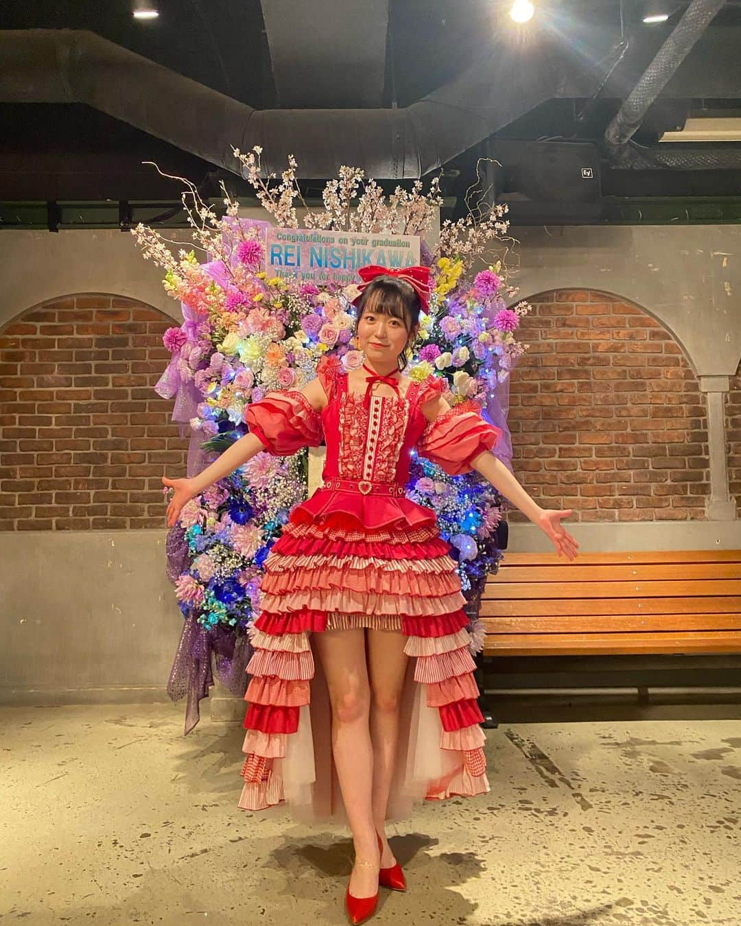 西川怜さんのインスタグラム写真 - (西川怜Instagram)「AKBで過ごした時間が、なによりの宝物です。 みんなと出会えた奇跡を大切に これからも自分の道を歩んでいきます！ 約7年間、本当に本当にありがとうございました！」3月30日 0時55分 - rei_nishikawa_1025