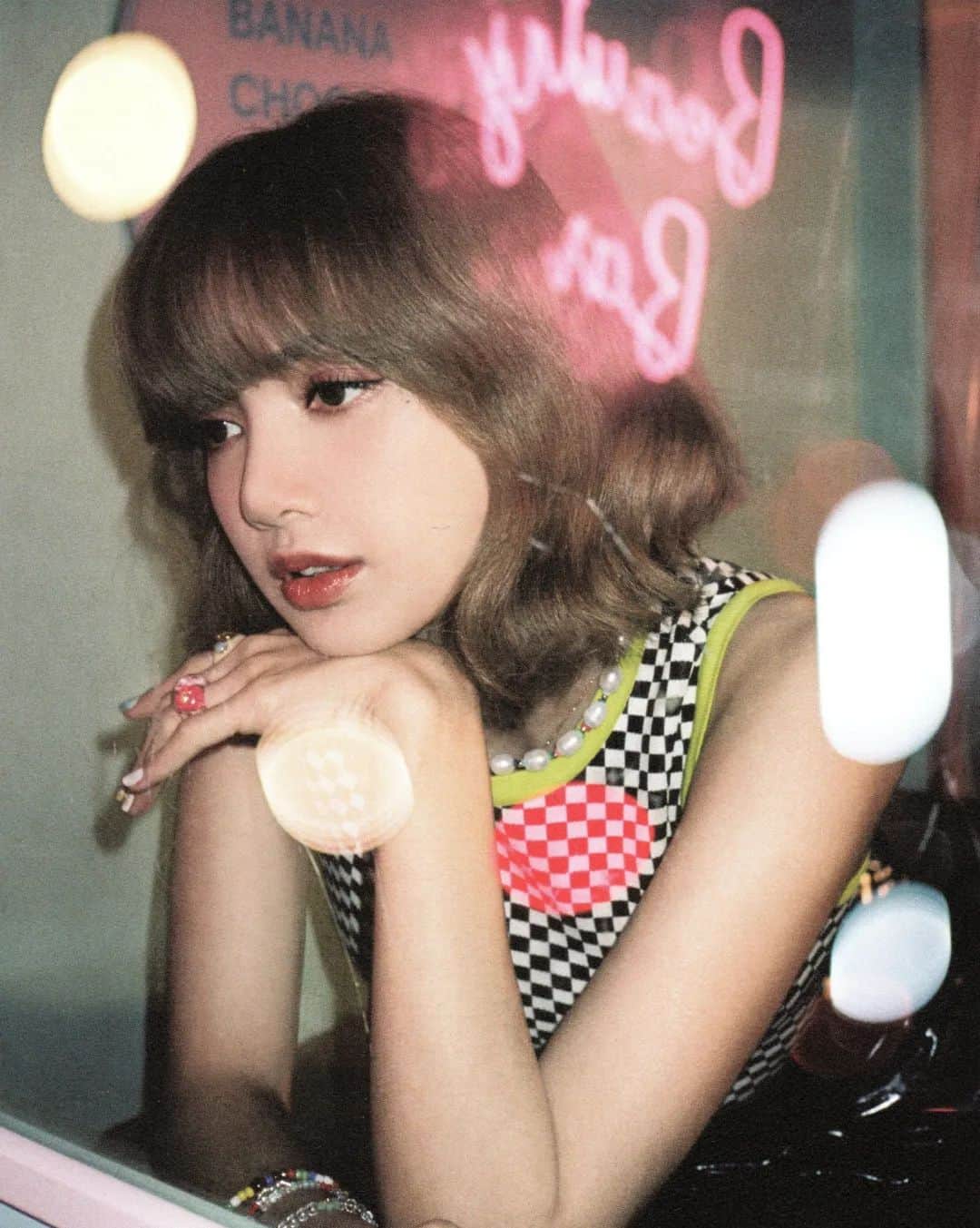 セール中…リサ直筆サイン入り2Lサイズ写真…Lisa…BLACKPINK ⑦
