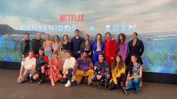 ベリンダのインスタグラム：「Empieza el mejor viaje de nuestras vidas #bienvenidosaedén @netflixes 🦋💙🦋💙🦋💙🦋💙🦋」