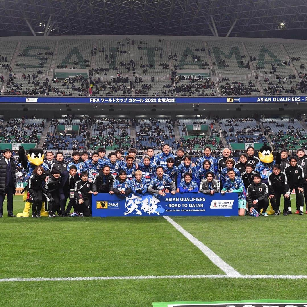 浅野拓磨さんのインスタグラム写真 - (浅野拓磨Instagram)「W杯アジア最終予選が終わりました。 常に厳しい戦いでしたが皆んさんのサポートもありW杯出場権を掴み取ることができました。 改めてありがとうございました。 スタートラインに立つというゴールは過ぎたのでここからまた次の目標に向けて頑張ります。」3月30日 8時47分 - asatakugram