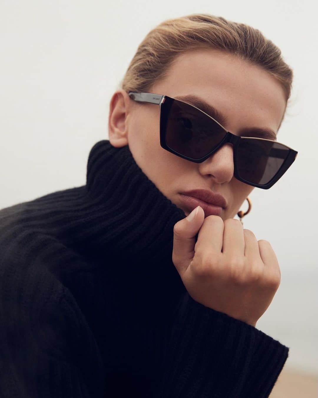 ブレッヒェ・ハイネンのインスタグラム：「🖤」