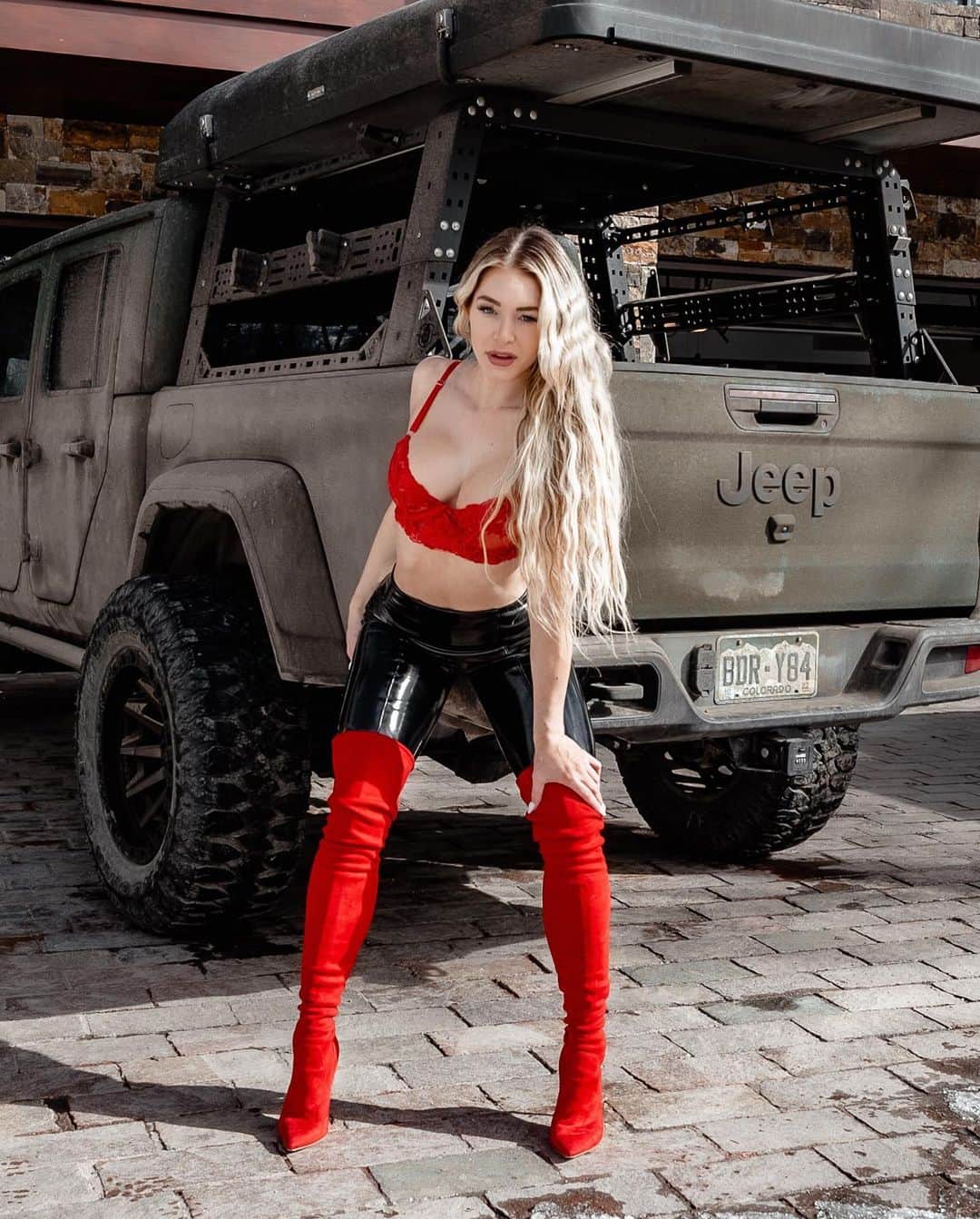 Courtney Tailorさんのインスタグラム写真 - (Courtney TailorInstagram)「Would you rather… tricked out truck or a foreign?  . @dextercoffman」3月30日 9時57分 - courtneytailor