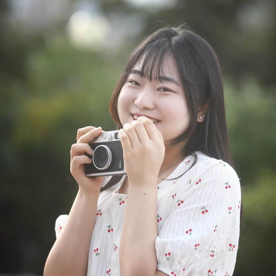 Photographer_善甫(선보)のインスタグラム：「싱그러운 아침햇살처럼 웃다   넘나 해맑은 미소 고마워요 @song2._.s」