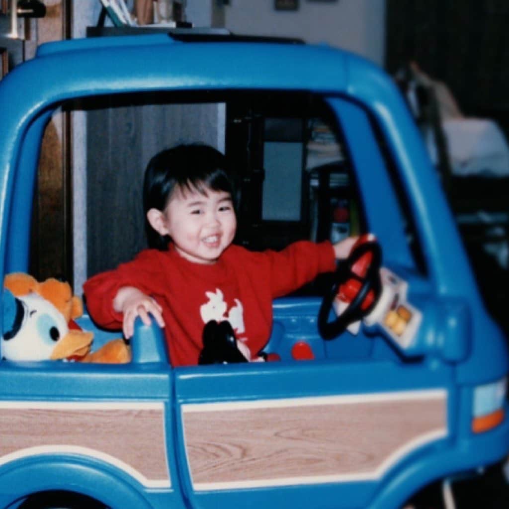 月森楓のインスタグラム：「Naughty...?  Mickey is always by my side.  #mychildhood #mickeymouse」