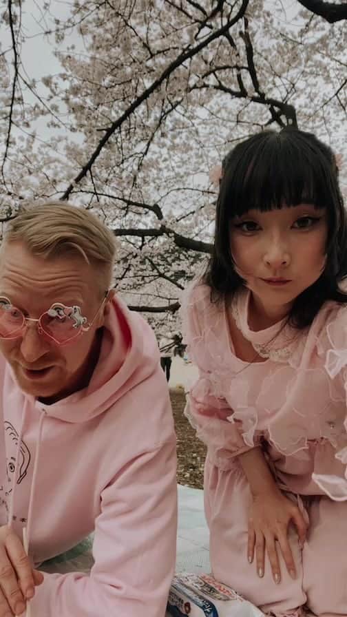 RinRinのインスタグラム：「Hanami part 3 with @mr_yabatan」