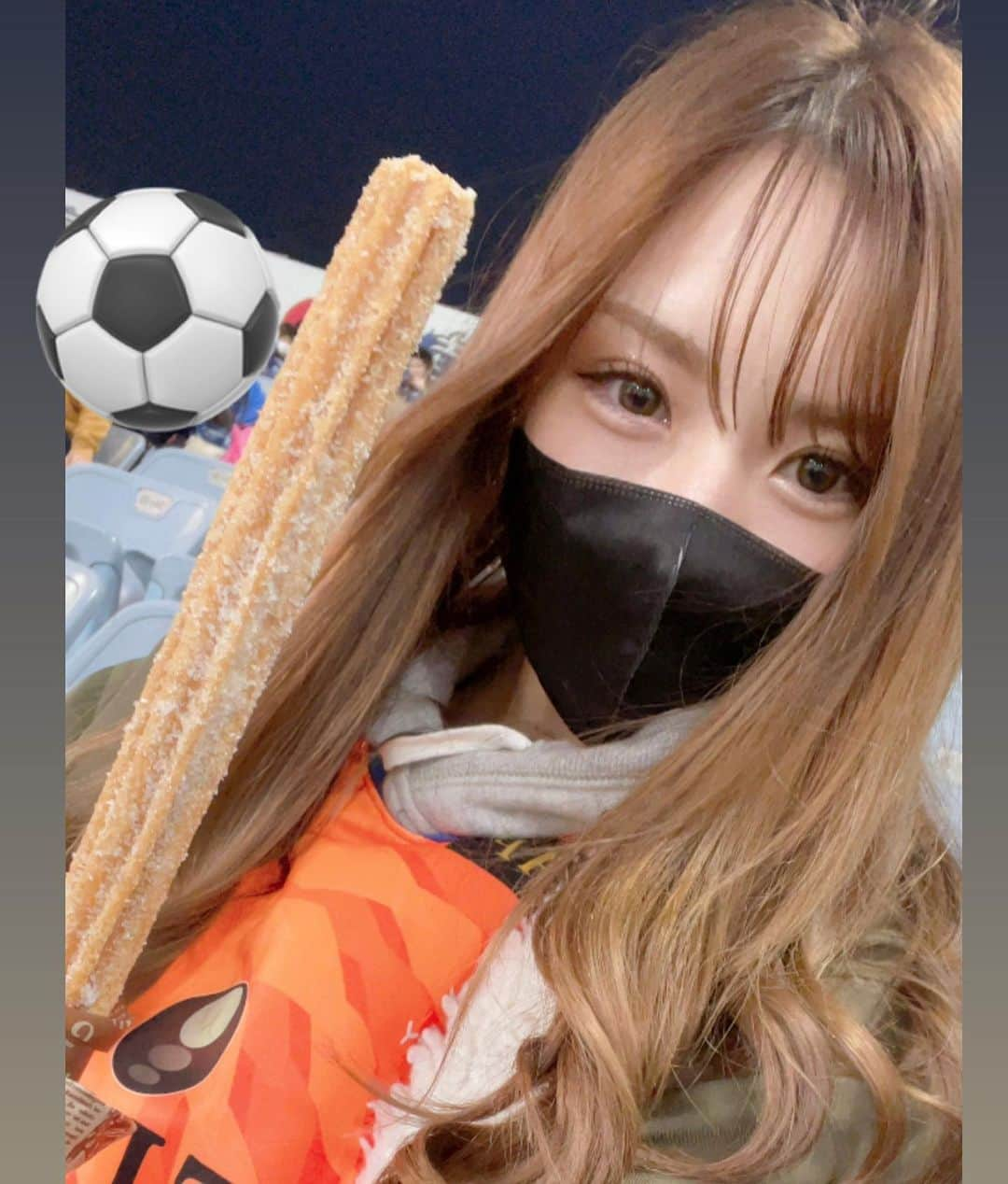 こももさんのインスタグラム写真 - (こももInstagram)「W杯予選ベトナム戦見てきた🥹 いろんな選手見れて最高でした🇯🇵 代表戦では湘南ベルマーレ所属の 谷選手推しで行ったよ〜(ᐢ ܸ. .ܸ ᐢ) (冨安選手見たかった) . . . #埼玉スタジアム #日本代表 #サッカー #ベトナム #谷晃生」3月30日 17時36分 - komomo0111