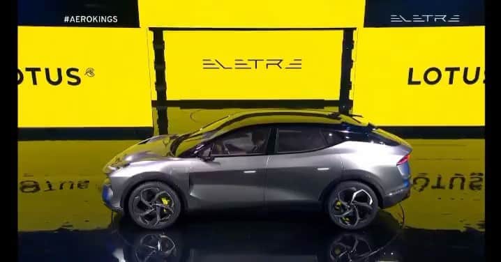 ジェンソン・バトンのインスタグラム：「Very plush! 😉  #lotus #eletre」