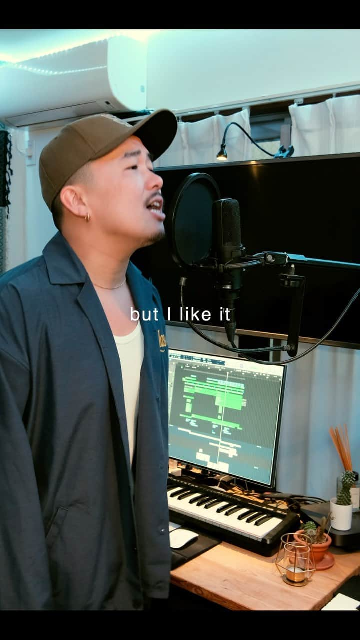 渡邊ヒロアキのインスタグラム：「. Because Of you / Ne-Yo  @neyo  . #becauseofyou #neyochallenge #becauseofyoucover #logic  #silasandmaria #サイラスアンドマリア @silasandmariajp   Tiktokに、ロングverあるよ🕺🏻」