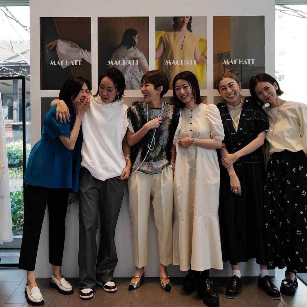 正中雅子のインスタグラム：「愉快なみんないつも全力パワーを貸してくれてありがとう☺️🙏💙  出会えたことが人生の宝だよ🌼  #MACHATT #machattpopup」