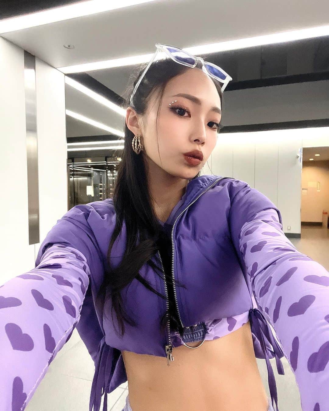川西莉子のインスタグラム：「. gpkp_vol.3🎟💜  改めてgpkpありがとうございました😌🌟 今回、自分が出ていない作品からも本当に本当に沢山の刺激をもらって、1日すごく幸せでした☺︎  maiさん、いつも本当にありがとうございます！ 4月からもよろしくお願い致します♥️  #gpkp #kpop #jk #fjk #05 #music #fyp #ファッション#コーデ #メイク #makeup #fashion #ootd #오오티디 #패션 #메이크업」