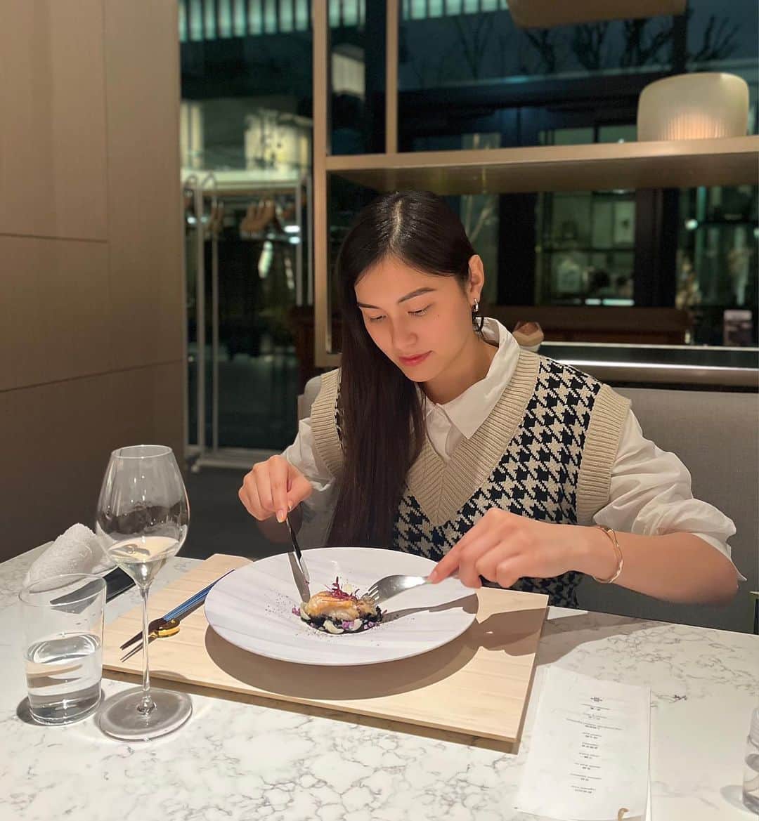 モラレスしれなのグルメインスタ